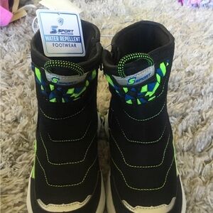 Sport By Sketchers Black and Green Kids Shoes size 11